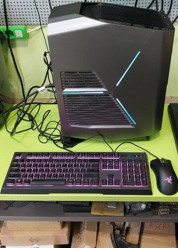 Περισσότερες πληροφορίες για "ALIENWARE AURORA R8"