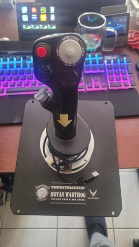 Περισσότερες πληροφορίες για "Thrustmaster Hotas Warthog Flight Stick"