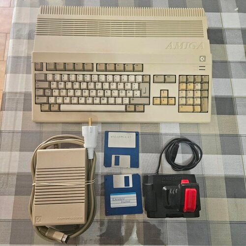 Περισσότερες πληροφορίες για "Amiga 500"