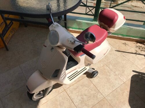 Περισσότερες πληροφορίες για "Peg perego Vespa 12v"