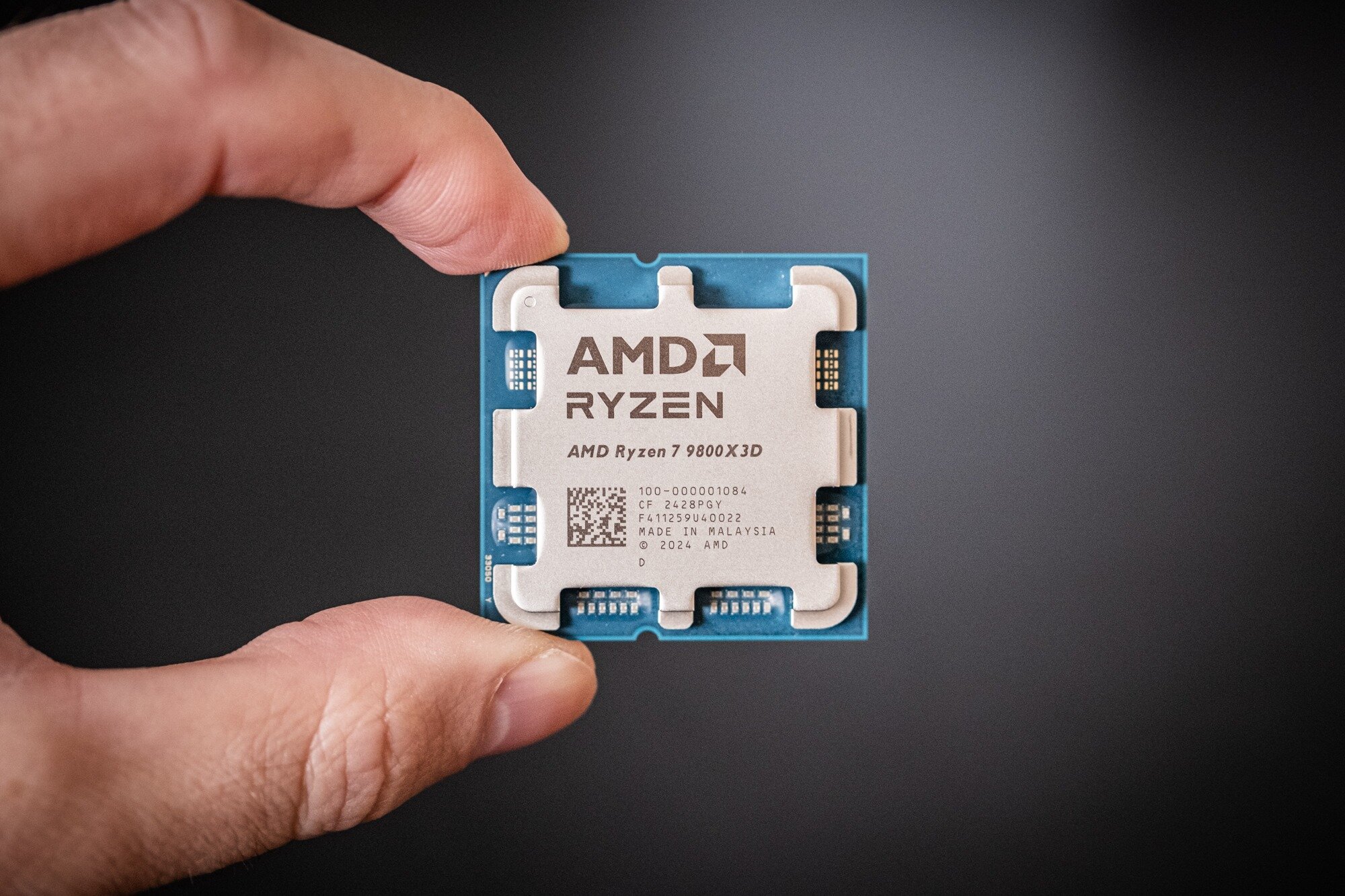 Η AMD δεν προλαβαίνει τη ζήτηση για τον Ryzen 7 9800X3D