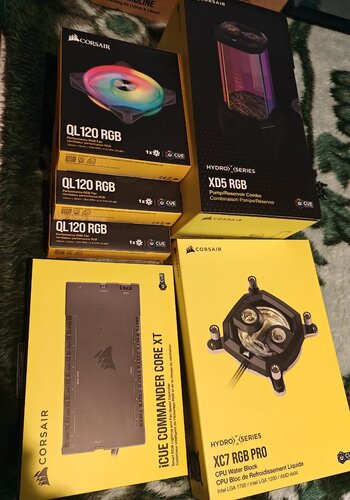 Περισσότερες πληροφορίες για "CORSAIR iCUE Hydro X Series QL120, SP120 PRO,  XD5 Pump/Reservoir ,XC7 RGB PRO ,Commander Core XT"