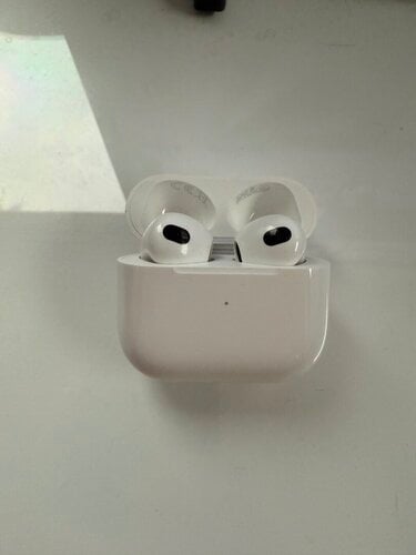 Περισσότερες πληροφορίες για "Apple AirPods (3rd generation) (Άσπρο)"