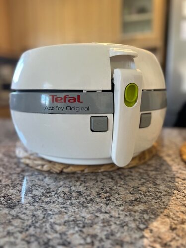 Περισσότερες πληροφορίες για "Tefal FZ7100 Φριτέζα Αέρος με Αποσπώμενο Κάδο 1kg"