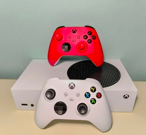 Περισσότερες πληροφορίες για "Microsoft Xbox Series S 500GB + 2 Controller (ΣΑΝ ΚΑΙΝΟΥΡΓΙΟ)"