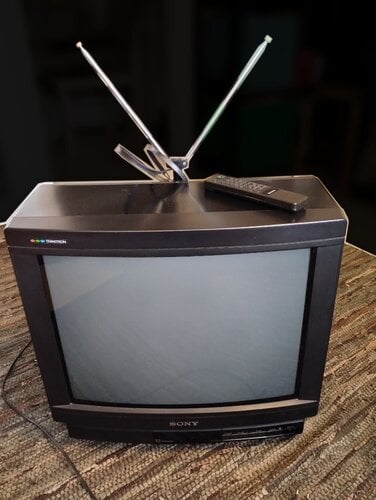 Περισσότερες πληροφορίες για "Vintage SONY Trinitron CRT KV-2184MT"