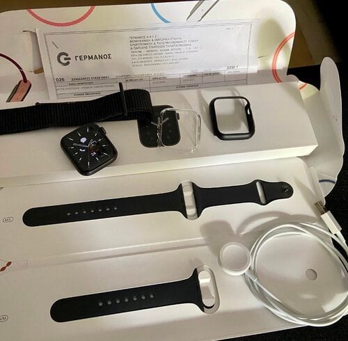 Περισσότερες πληροφορίες για "Apple Watch SE (44mm/Μαύρο)"