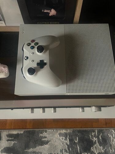 Περισσότερες πληροφορίες για "XBOX one s + Logitech g920 + shifter"