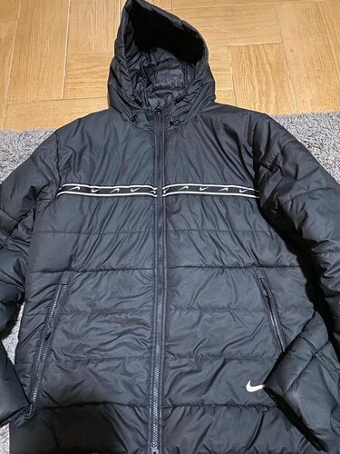 Περισσότερες πληροφορίες για "Nike puffer (χοντρο μπουφαν)"