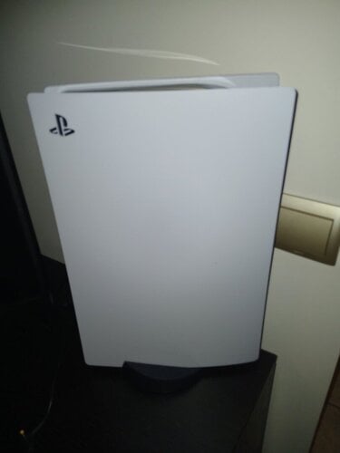 Περισσότερες πληροφορίες για "Sony PlayStation 5 + 3 dualsense χειριστήρια +4 games"