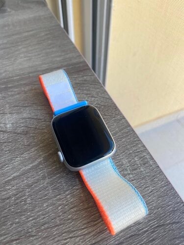 Περισσότερες πληροφορίες για "Apple Watch SE (44mm/Silver)"