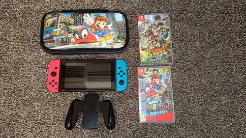 Περισσότερες πληροφορίες για "Nintendo Switch + 2 games + χειριστήριο Nintendo Ελάχιστα χρησιμοποιημένο"