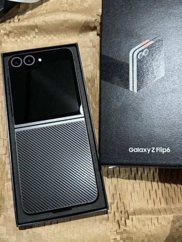 Περισσότερες πληροφορίες για "Samsung Galaxy Z Flip 6 Crafted Black 12/256GB"