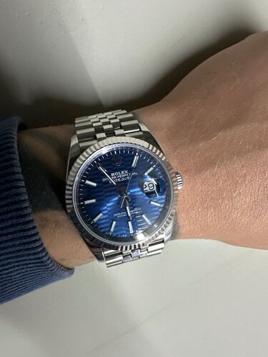 Περισσότερες πληροφορίες για "Rolex datejust vsf"