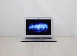 Περισσότερες πληροφορίες για "Macbook Air 13-inch, Early 2015"