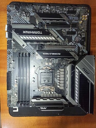 Περισσότερες πληροφορίες για "MSI MAG Z490 Tomahawk Motherboard ATX με Intel 1200 Socket"