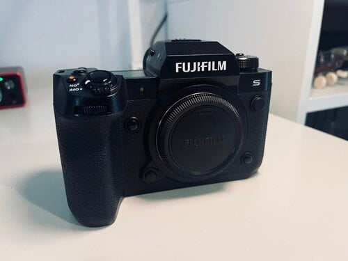 Περισσότερες πληροφορίες για "Fujifilm X -H2S"