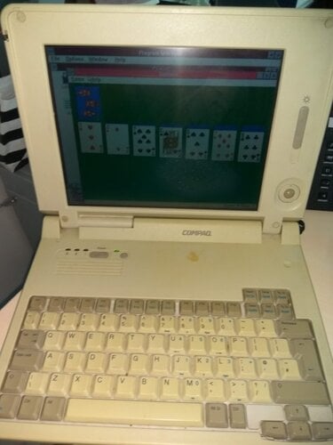 Περισσότερες πληροφορίες για "Vintage Compaq LTE Elite 4/75CX Laptop ( συλλεκτικό )"