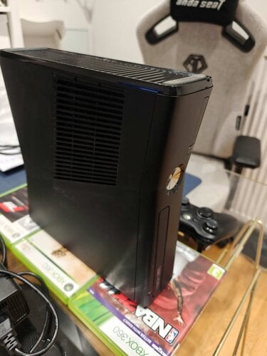 Περισσότερες πληροφορίες για "Microsoft Xbox 360 250GB Slim"