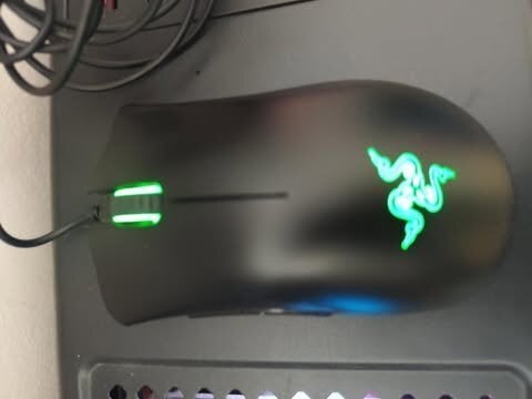 Περισσότερες πληροφορίες για "razer deathadder essential"