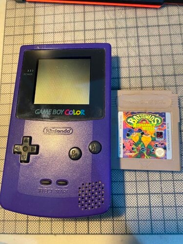 Περισσότερες πληροφορίες για "Nintendo game boy color purple με παιχνίδι Battletoads"