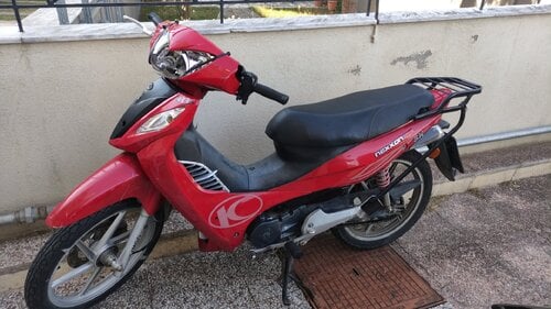 Περισσότερες πληροφορίες για "Kymco nexxon 125"