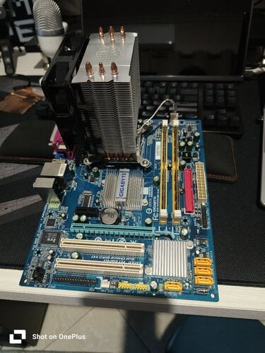 Περισσότερες πληροφορίες για "Gigabyte mobo+cpu+ram+cpu cooler"