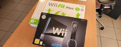 Περισσότερες πληροφορίες για "Nintendo Wii Sports Resort Pack + Wii Fit Plus"