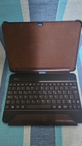 Περισσότερες πληροφορίες για "Samsung Bluetooth keyboard case bronze"