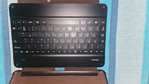 Περισσότερες πληροφορίες για "Samsung Bluetooth keyboard case bronze"