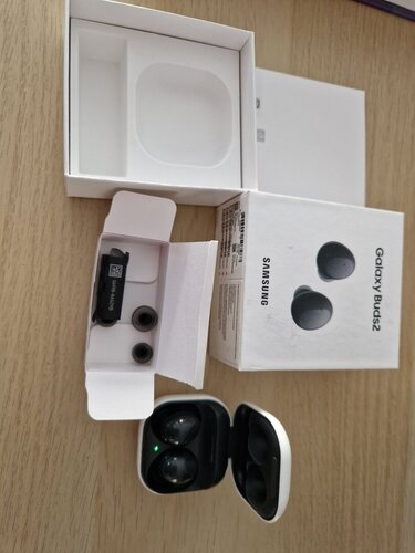 Περισσότερες πληροφορίες για "Samsung Galaxy Buds 2 White (Άσπρο)"