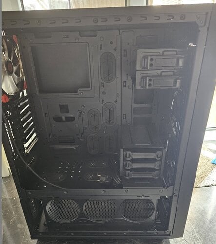 Περισσότερες πληροφορίες για "PC Case Full Tower"