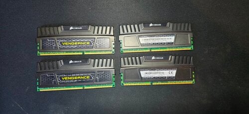 Περισσότερες πληροφορίες για "CORSAIR VENGEANCE 16GB (4x4GB) DDR3 1600MHz CMZ8GX3M2A1600C8"