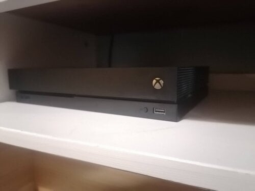 Περισσότερες πληροφορίες για "XBOX ONE X 1TB με 3 παιχνίδια και 3 χειρηστήρια"