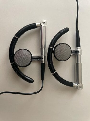 Περισσότερες πληροφορίες για "B&O Bang & Olufsen Beoplay A8 Wired Aluminum Earbuds Headphones"