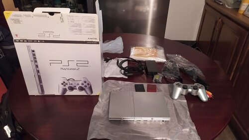 Περισσότερες πληροφορίες για "Playstation 2 Slim Silver"