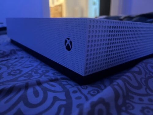 Περισσότερες πληροφορίες για "Microsoft Xbox One S 1TB"