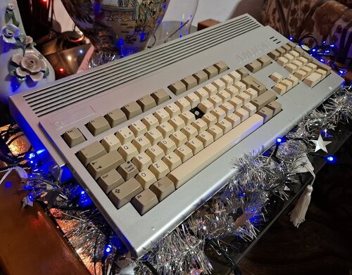 Περισσότερες πληροφορίες για "AMIGA 1200 CASE, KEYBOARD + POWER LEDS"