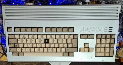 Περισσότερες πληροφορίες για "AMIGA 1200 CASE, KEYBOARD + POWER LEDS"