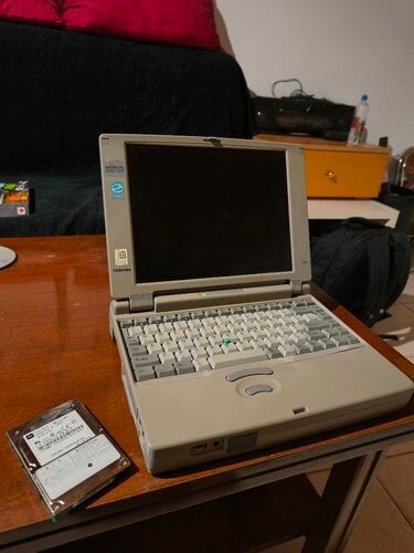 Περισσότερες πληροφορίες για "Retro Laptop Toshiba Satellite Pro 430CDT"