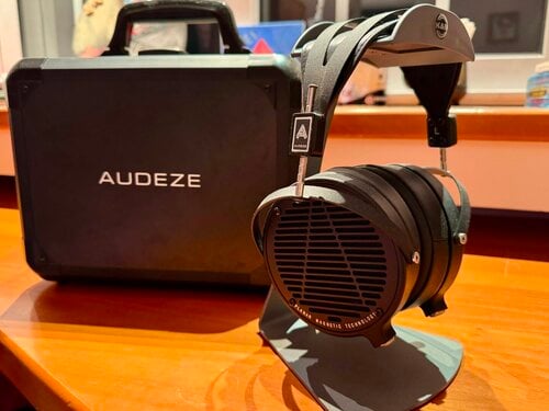 Περισσότερες πληροφορίες για "Audeze LCD-2 Classic Planar Magnetic Headphones"