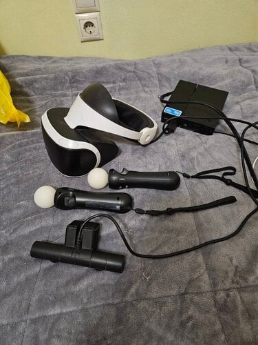 Περισσότερες πληροφορίες για "PlayStation VR + camera + Move Controllers"