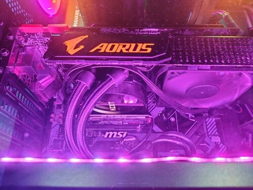 Περισσότερες πληροφορίες για "1080 ti aorus + nzxt g12+ NZXT kraken 240"