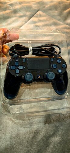 Περισσότερες πληροφορίες για "Sony Dualshock 4 Controller 500 Million Limited Edition (ΑΡΙΣΤΟ)"