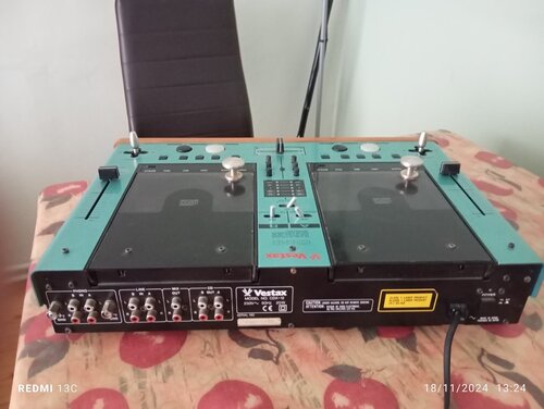 Περισσότερες πληροφορίες για "Vestax Cdx 12 Dual Cd Player Dj Mixer"