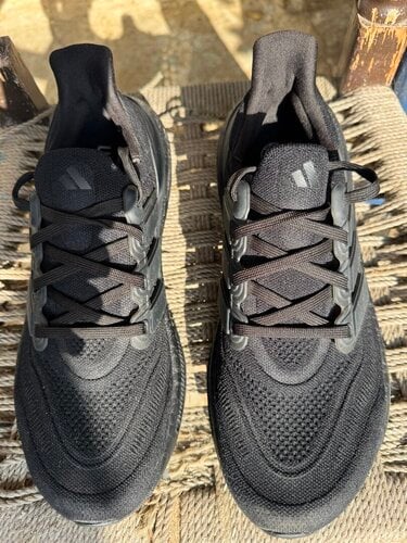 Περισσότερες πληροφορίες για "Adidas ultra boost 42 2/3"