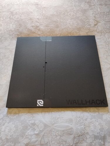 Περισσότερες πληροφορίες για "Wallhack SP-004 Black - like New"