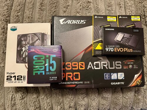 Περισσότερες πληροφορίες για "Set : i5 9600K / Hyper 212 EVO / Z390 Aorus Pro / 32GB RAM / 250GB 970 Evo Plus"