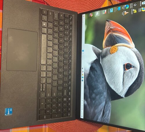 Περισσότερες πληροφορίες για "Laptop Dell Vostro 3520 i3-12gen 15.6' 16gbRam"