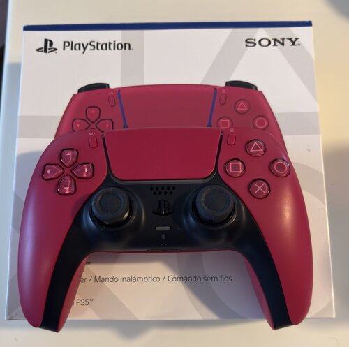 Περισσότερες πληροφορίες για "PS5 DUALSENSE CONTROLLER COSMIC RED CFI-ZCT1W"